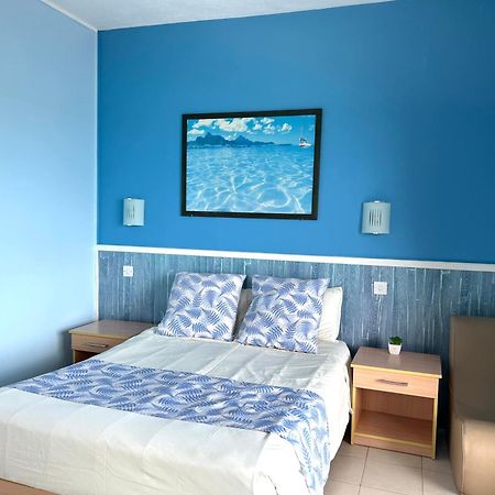 Blue Beryl Guest House Blue Bay Exterior photo