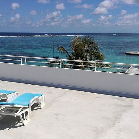 Blue Beryl Guest House Blue Bay Exterior photo